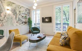 Bright And Gorgeous Flat In The Heart Of Paris